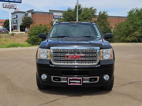 Used 2011 GMC Sierra 2500 Denali AWD/4WD image 2
