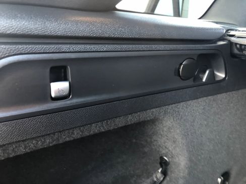 Used 2022 Mercedes-Benz GLC 300 4MATIC image 38