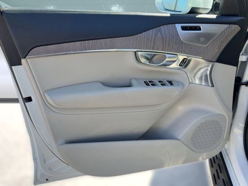 Certified 2023 Volvo XC90 B6 Ultimate w/ Lounge Package image 19