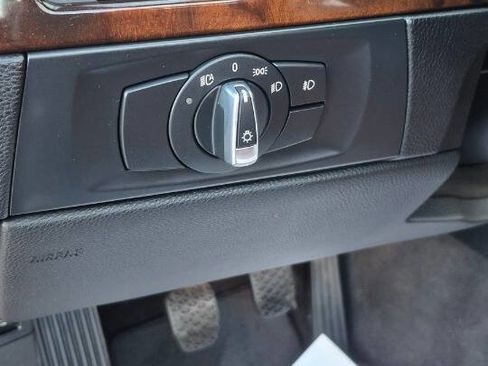 Used 2013 BMW 328i Convertible image 42