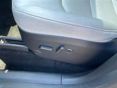 Used 2024 Tesla Model Y Long Range RWD image 23