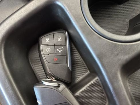 Used 2022 Chevrolet Silverado 1500 Custom AWD/4WD image 14