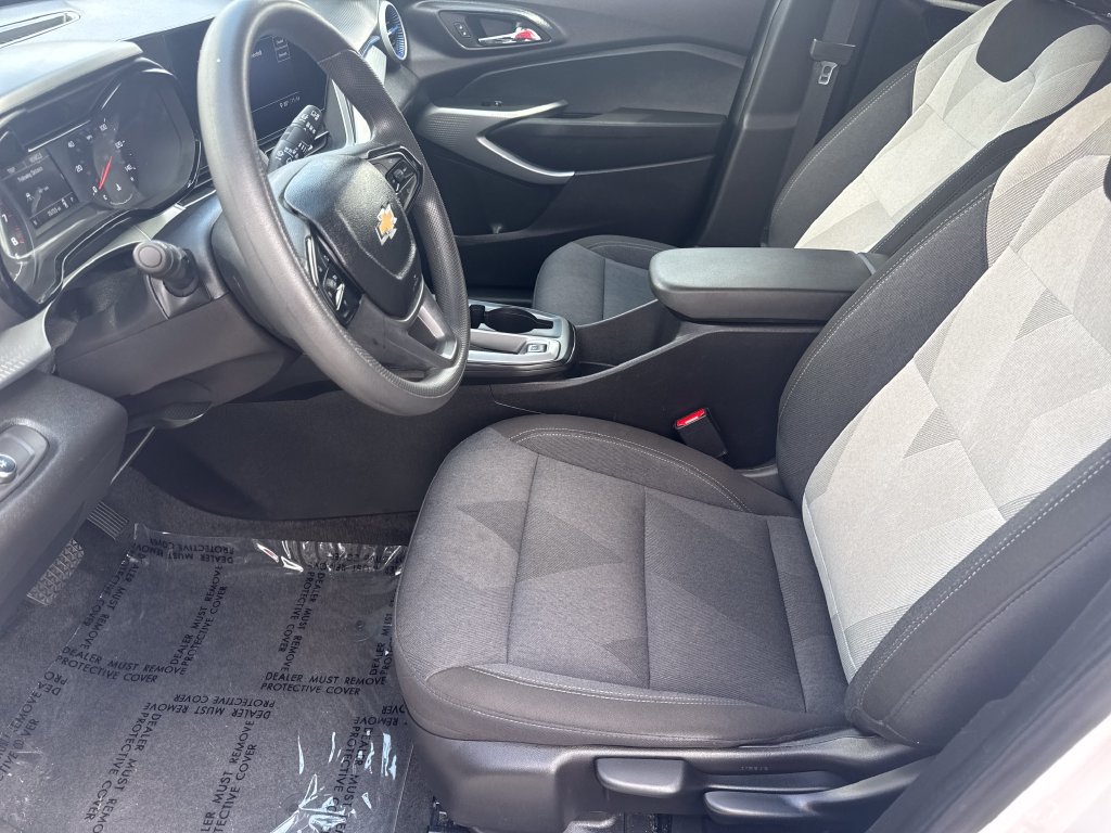 Used 2025 Chevrolet Trax LS FWD image 20