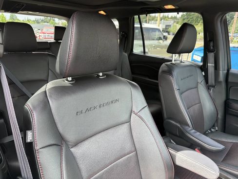 Used 2022 Honda Pilot Black Edition image 19