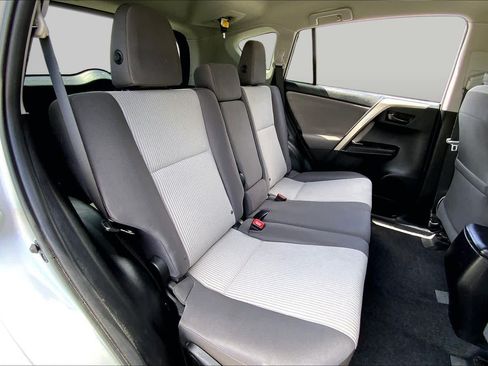 Used 2015 Toyota RAV4 LE FWD image 19