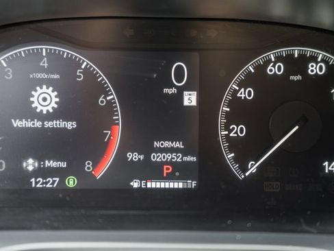 Used 2025 Honda HR-V Sport image 32