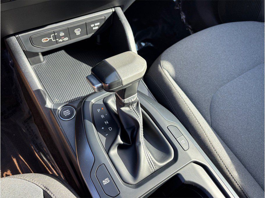 Used 2025 Kia K4 FWD image 31