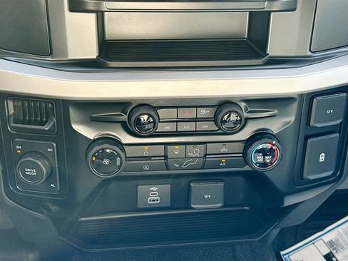 New 2025 Ford F550 4x4 Regular Cab Super Duty image 10
