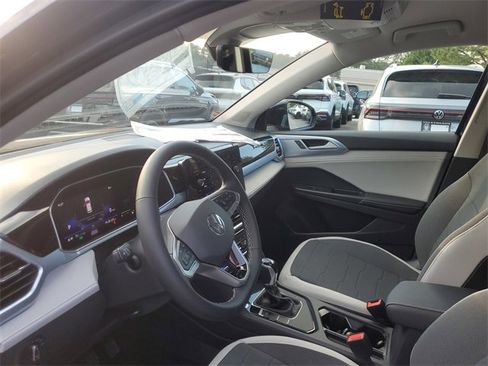 New 2025 Volkswagen Taos SE image 18