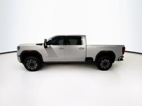 Used 2024 GMC Sierra 2500 Denali Ultimate AWD/4WD image 4