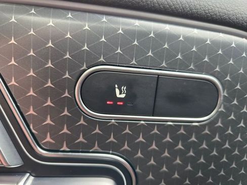 Used 2024 Mercedes-Benz EQB 300 4MATIC image 28