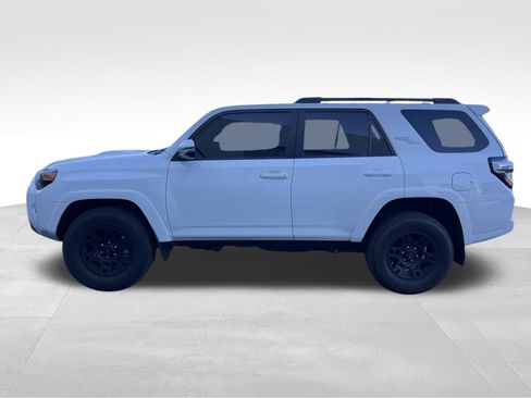Used 2024 Toyota 4Runner TRD Off-Road Premium w/ Moonroof Package AWD/4WD image 8