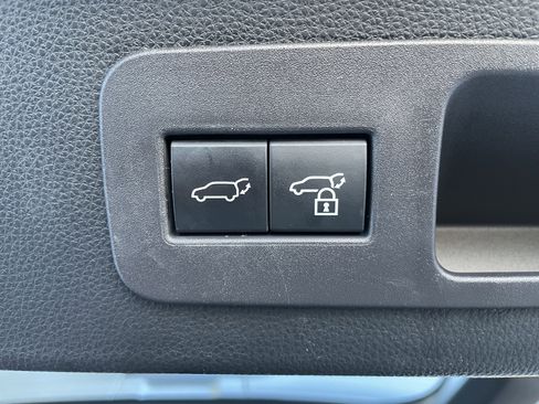 Used 2024 Lexus LX 600 4WD w/ Luxury Package image 41