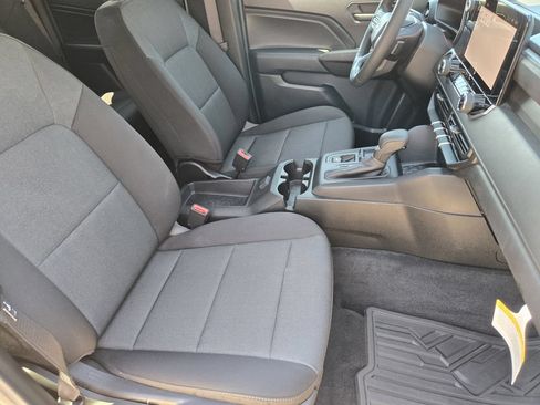 Used 2024 Chevrolet Colorado W/T RWD image 14