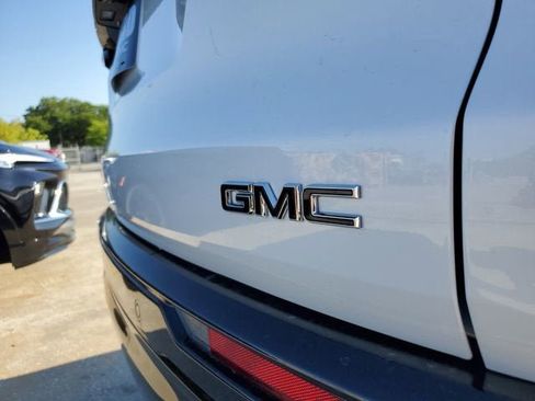 New 2026 GMC Acadia Denali Ultimate AWD/4WD image 7