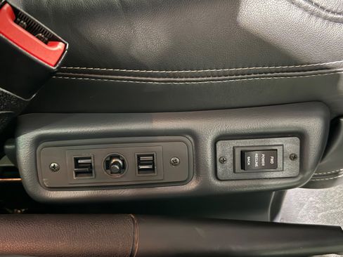 Used 2020 Mercedes-Benz Sprinter 3500 image 31