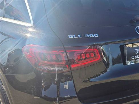 Used 2022 Mercedes-Benz GLC 300 SUV image 14