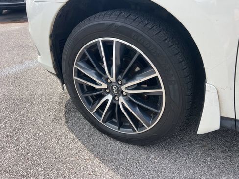 Used 2019 INFINITI QX60 Luxe w/ Sensory Package FWD image 10