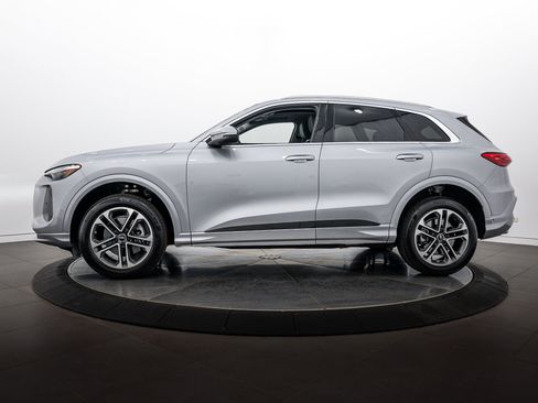 Used 2025 Audi Q5 Premium Plus w/ Premium Plus AWD/4WD image 6