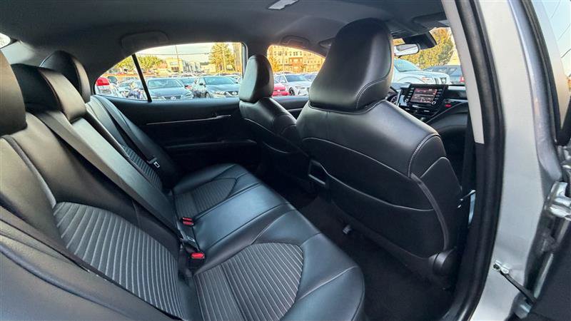 Used 2021 Toyota Camry SE FWD image 10
