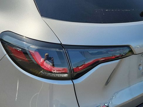 Used 2025 Honda HR-V EX-L image 10