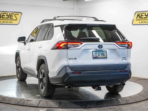 Used 2019 Toyota RAV4 XLE image 2