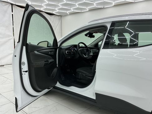 Used 2022 Chevrolet Bolt EUV LT w/ Driver Confidence Package FWD image 16