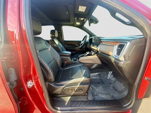 Used 2023 GMC Canyon Denali image 30