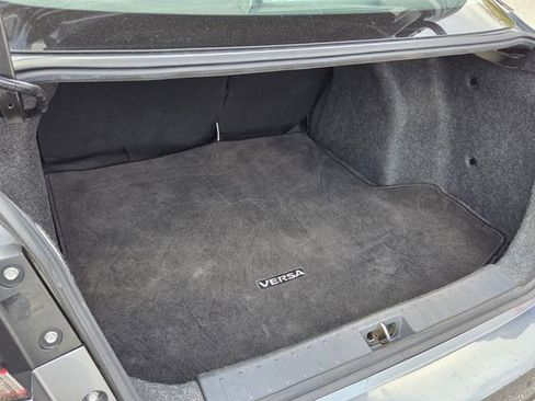 Used 2022 Nissan Versa SV image 13