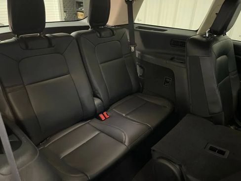 Used 2022 Lincoln Aviator AWD image 16