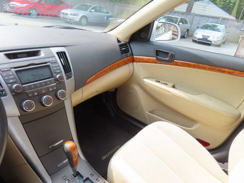 Used 2009 Hyundai Sonata GLS FWD image 21