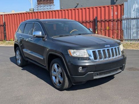 Used 2013 Jeep Grand Cherokee Overland AWD/4WD image 8