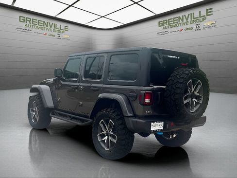 Used 2024 Jeep Wrangler Unlimited AWD/4WD image 5