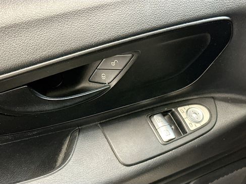 Used 2021 Mercedes-Benz Metris image 15