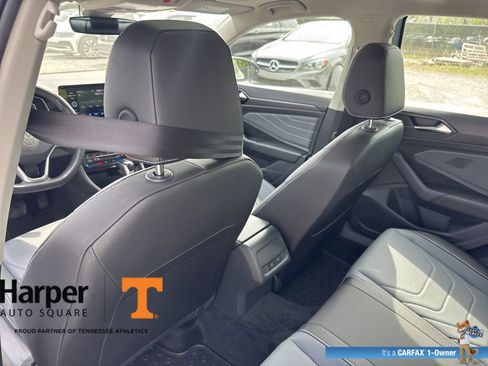 Used 2025 Volkswagen Jetta SEL image 11
