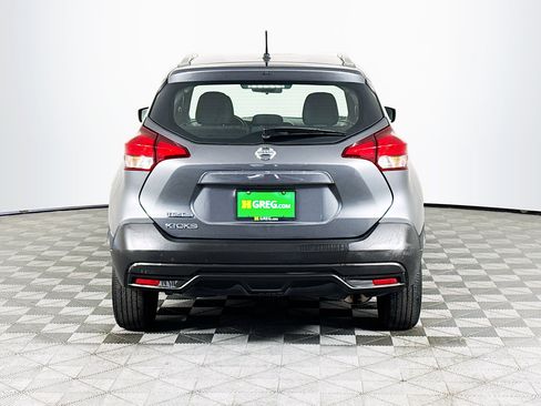 Used 2019 Nissan Kicks S FWD image 7