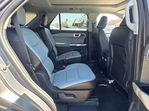 Used 2021 Ford Explorer XLT w/ Equipment Group 202A image 23