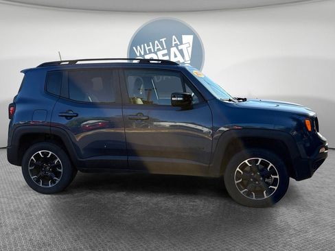 Used 2023 Jeep Renegade Latitude AWD/4WD image 2