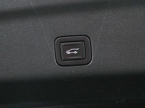 Used 2024 GMC Yukon Denali Ultimate AWD/4WD image 37