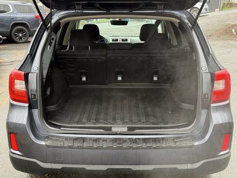 Used 2017 Subaru Outback 2.5i Premium image 5