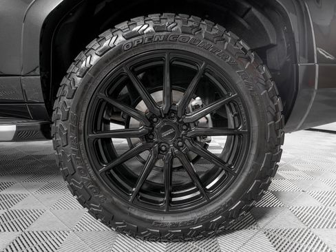 Used 2024 Lexus GX 550 w/ Accessory Package (2T) image 35