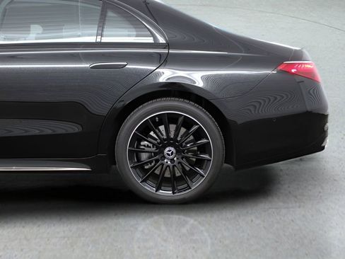 Used 2025 Mercedes-Benz S 580 4MATIC Sedan image 13