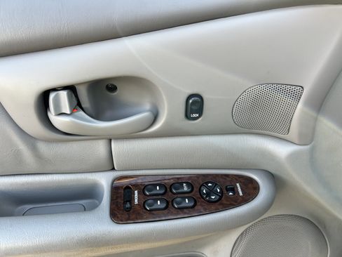 Used 2003 Buick Century Custom image 14