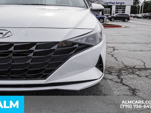 Used 2023 Hyundai Elantra SEL image 18