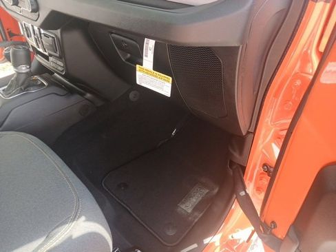 New 2025 Jeep Gladiator Sport image 24