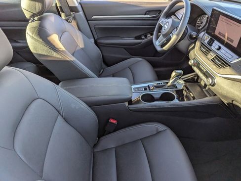 New 2025 Nissan Altima 2.5 SL image 32