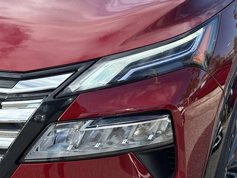 Certified 2025 Nissan Rogue Platinum image 10