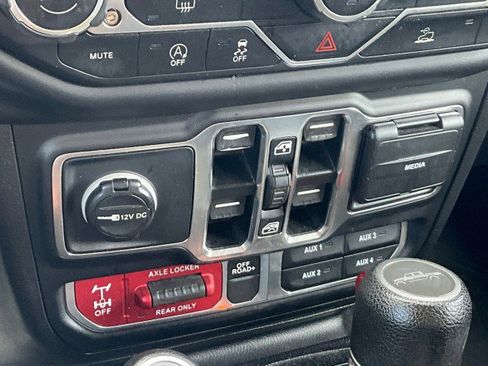 Used 2021 Jeep Gladiator Mojave w/ Trailer Tow Package AWD/4WD image 23