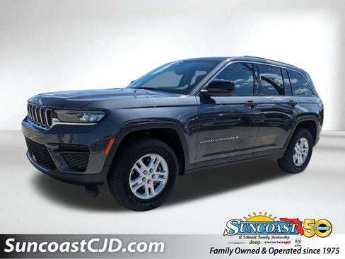 Certified 2024 Jeep Grand Cherokee Laredo RWD image 1