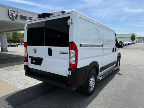 Used 2025 RAM ProMaster 2500 w/ U-Haul Equipment Group FWD image 11